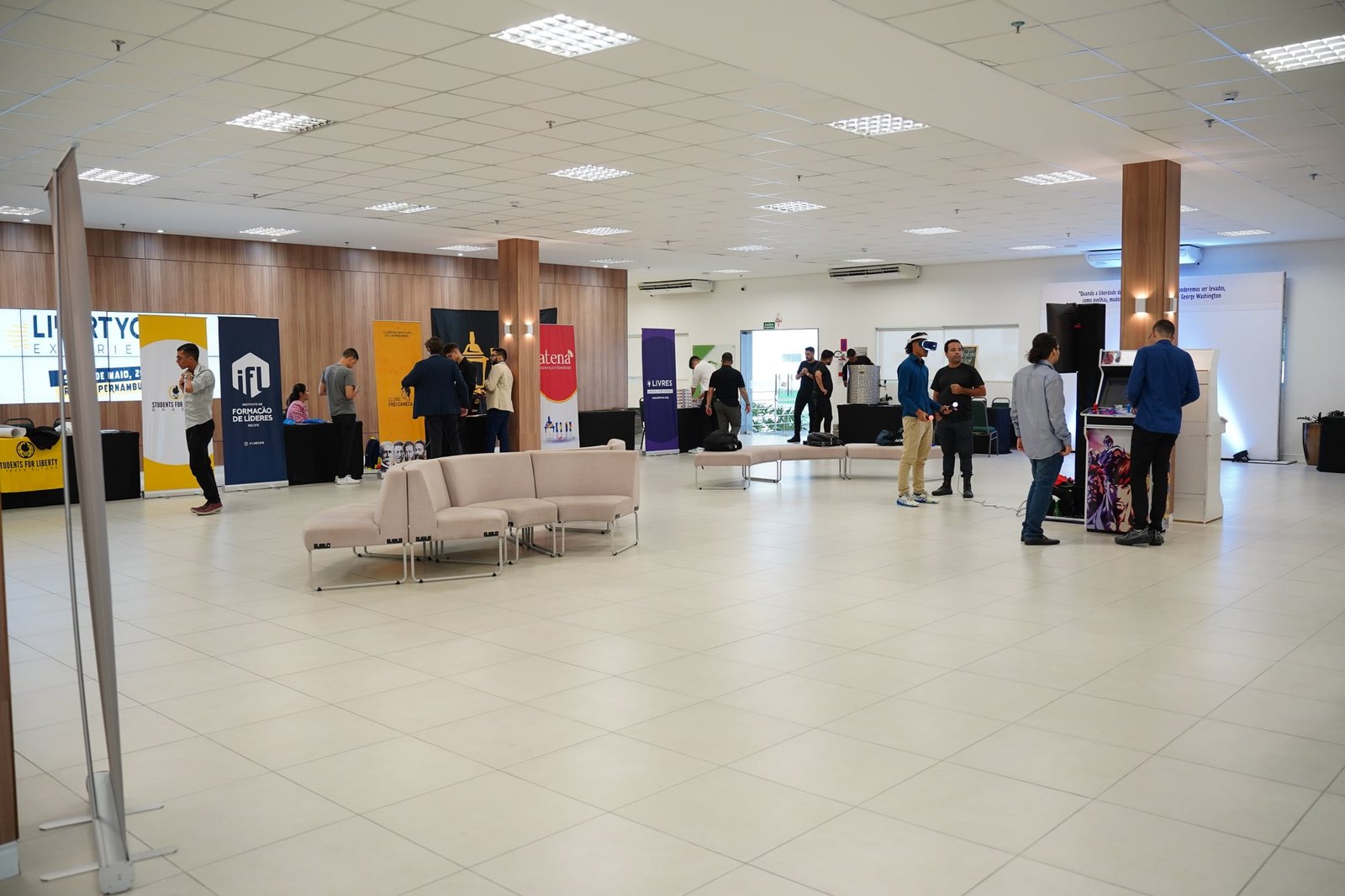 Espaço de experiências da Libertycon com o público